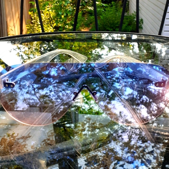 🤩Visor Sunnies in Blue and Pinky Purple Ombre - Picture 3 of 3